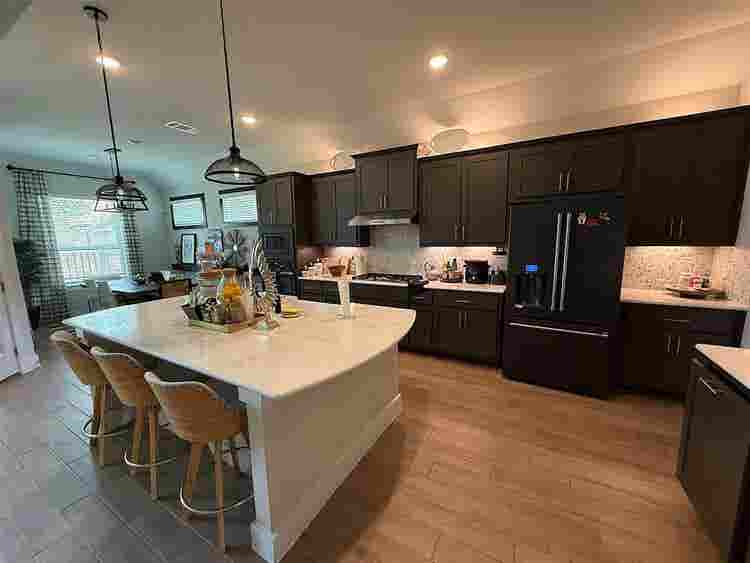 4 BR in Leander