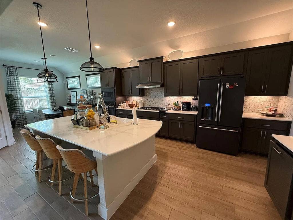 4 BR in Leander