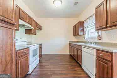4 BR in Tucker