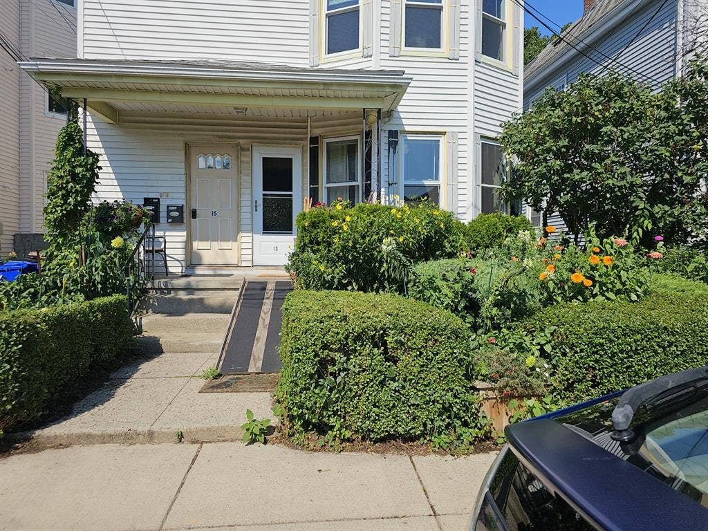 Lower Allston br apt