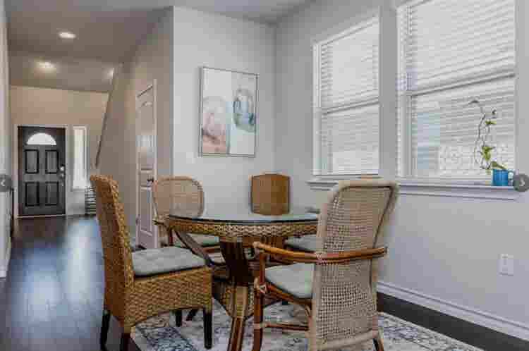 3 BR in Manor