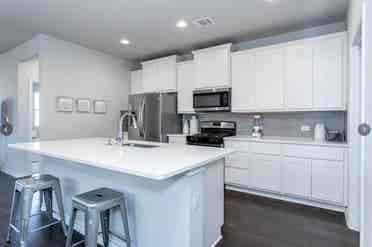 3 BR in Manor