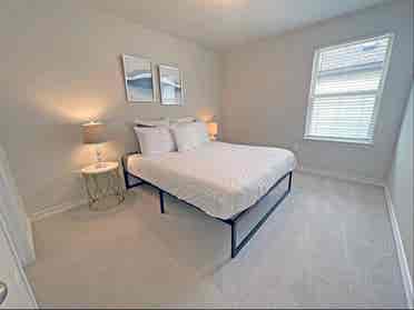 3 BR in Manor