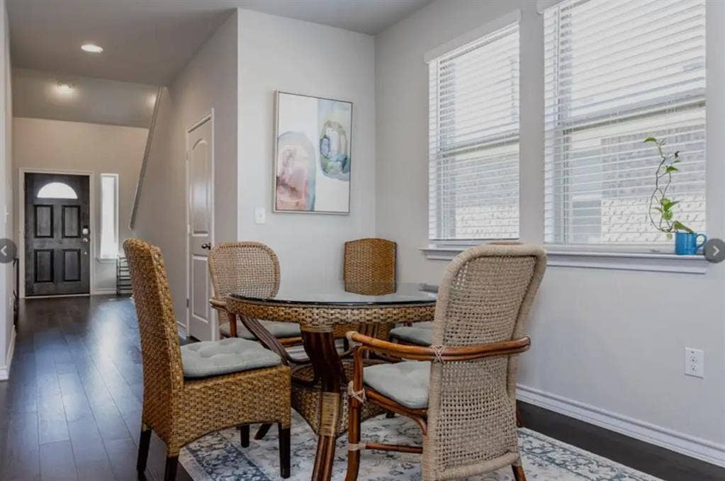 3 BR in Manor