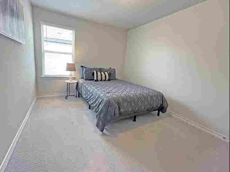 3 BR in Manor