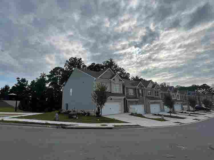 4 BR in Buford