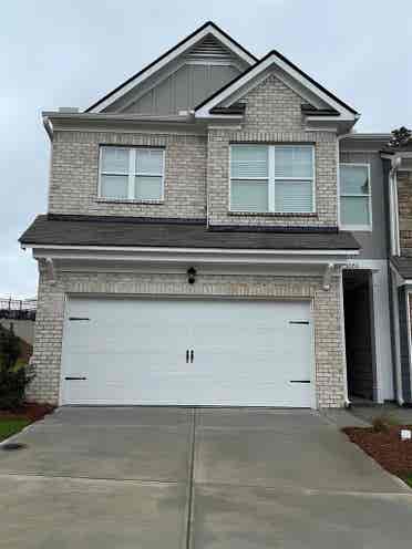 4 BR in Buford