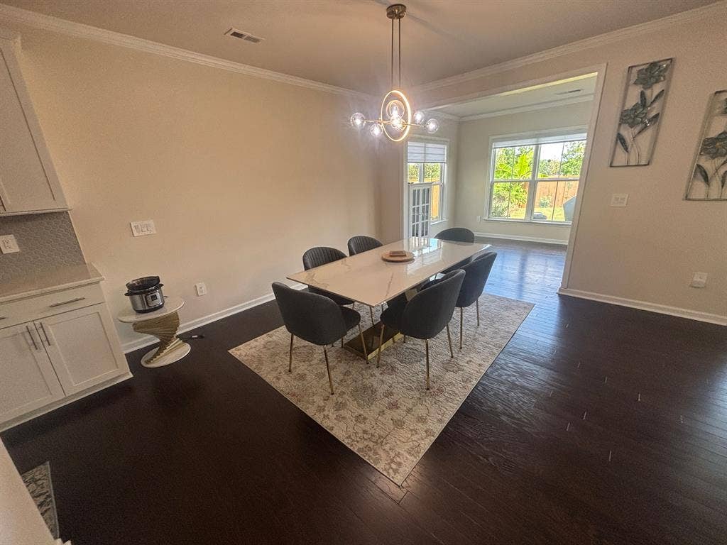 5 BR in Holly Springs