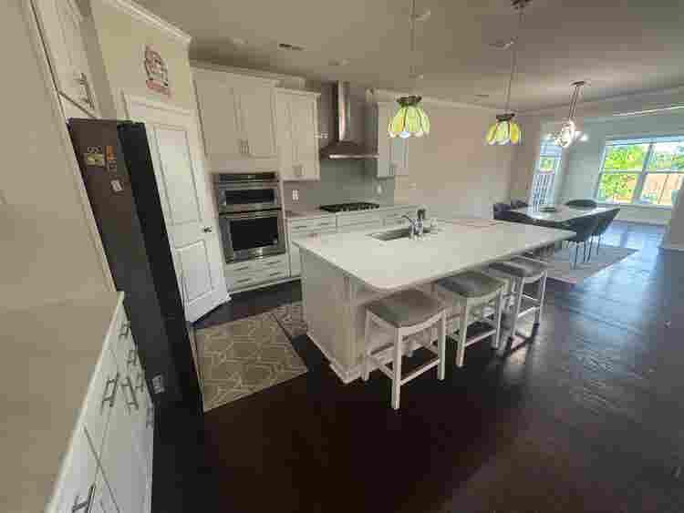 5 BR in Holly Springs