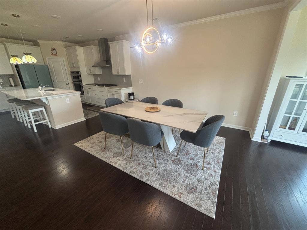 5 BR in Holly Springs