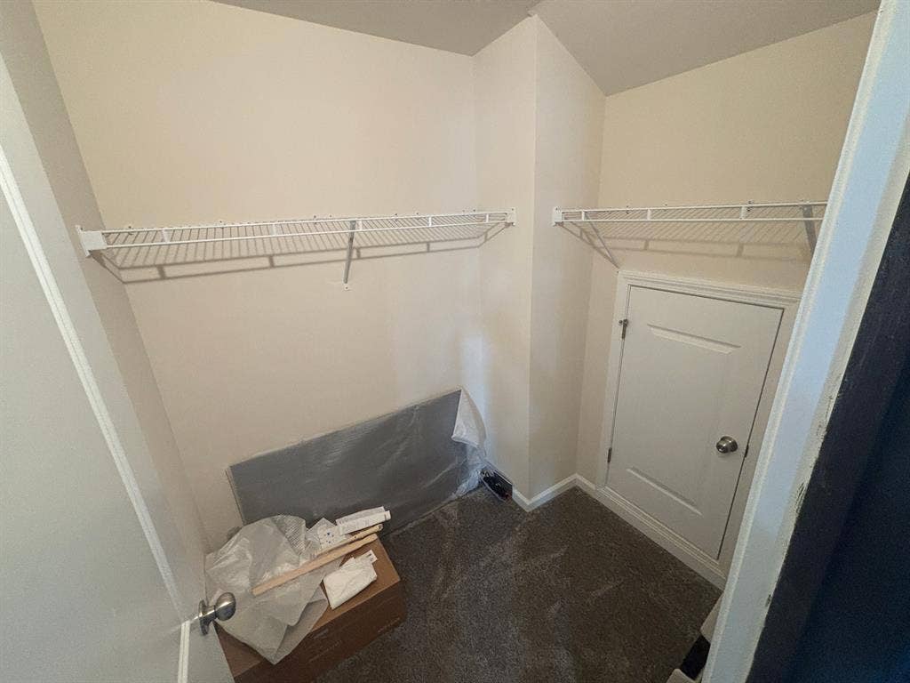 5 BR in Holly Springs