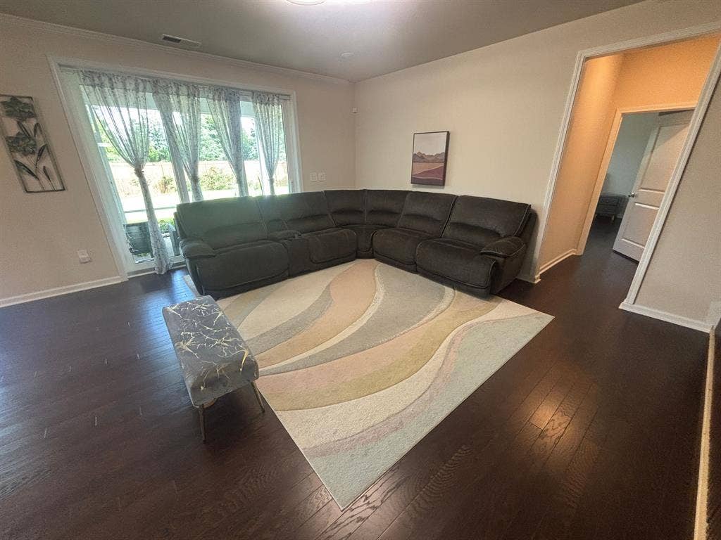 5 BR in Holly Springs