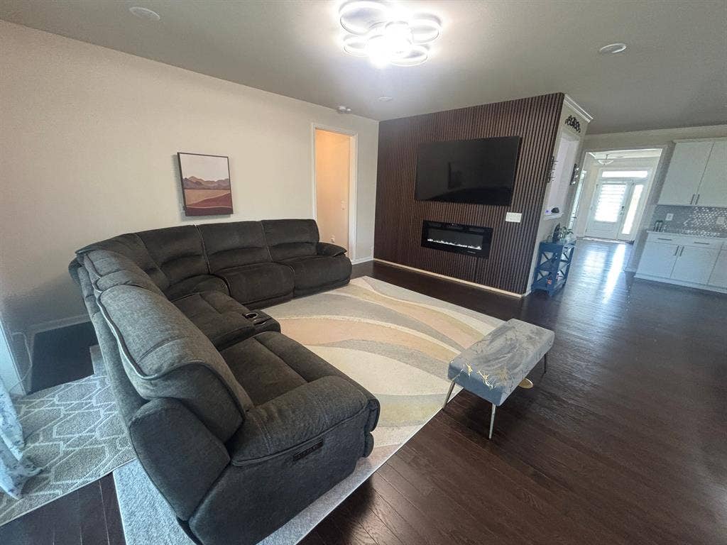 5 BR in Holly Springs