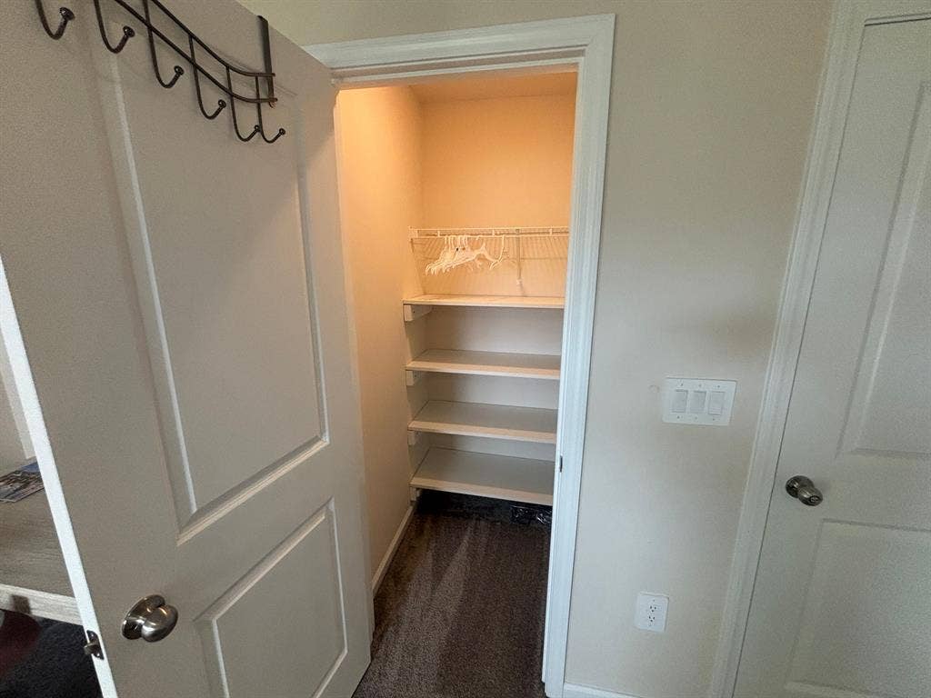 5 BR in Holly Springs