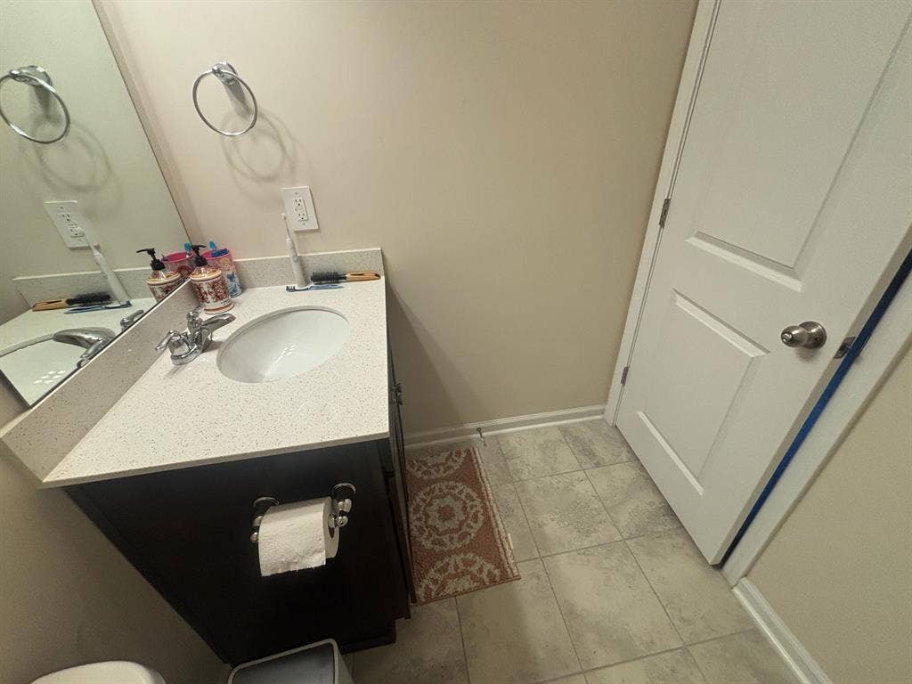 5 BR in Holly Springs