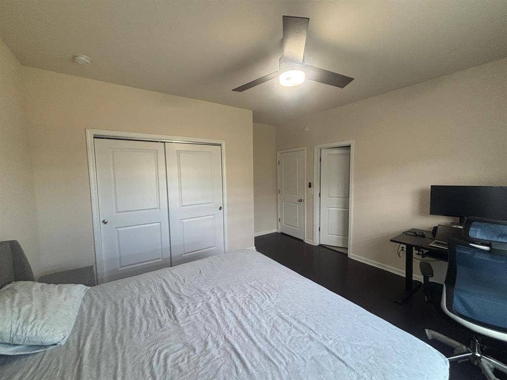 5 BR in Holly Springs