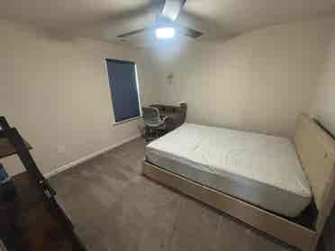 5 BR in Holly Springs