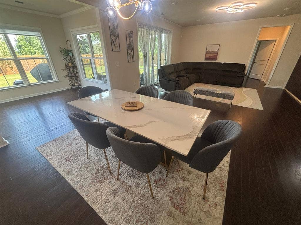 5 BR in Holly Springs