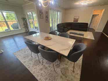 5 BR in Holly Springs