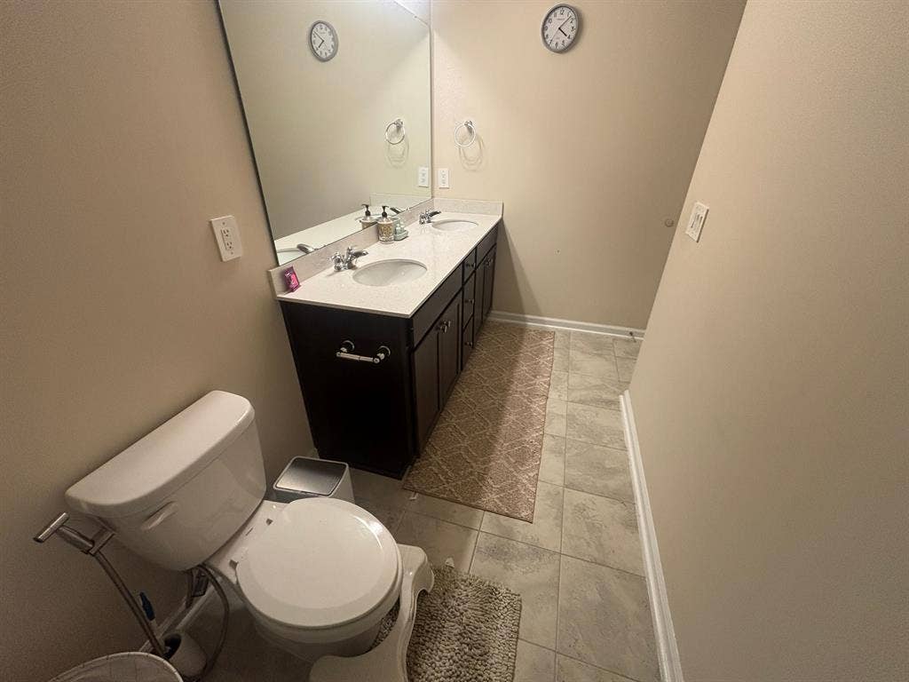 5 BR in Holly Springs