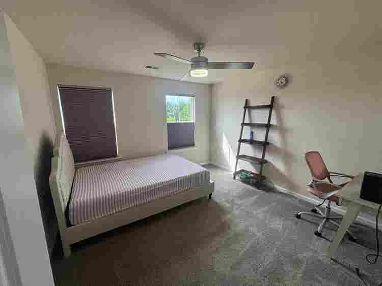5 BR in Holly Springs
