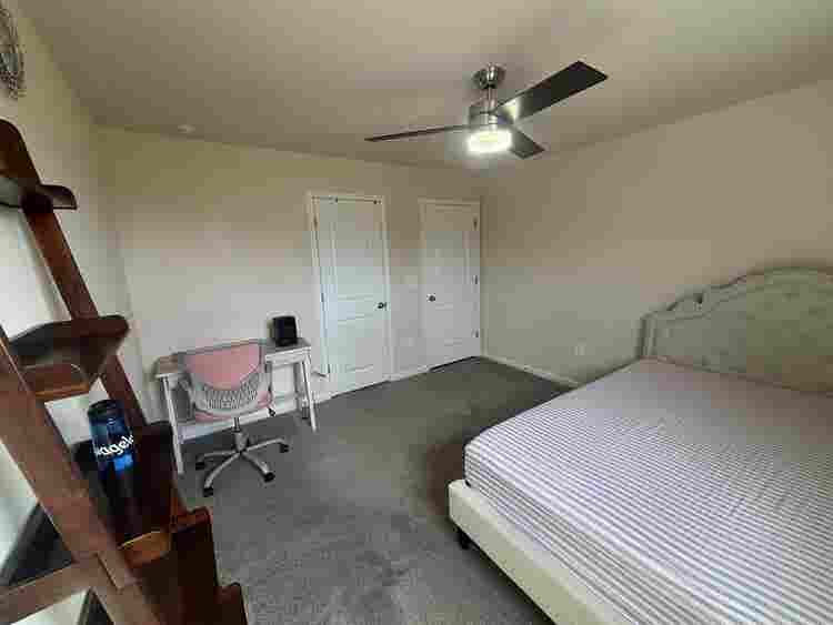 5 BR in Holly Springs