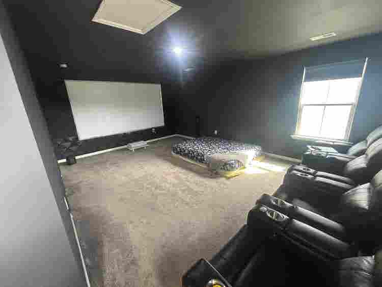 5 BR in Holly Springs