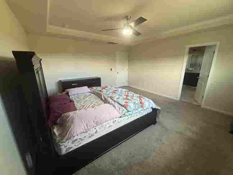 5 BR in Holly Springs