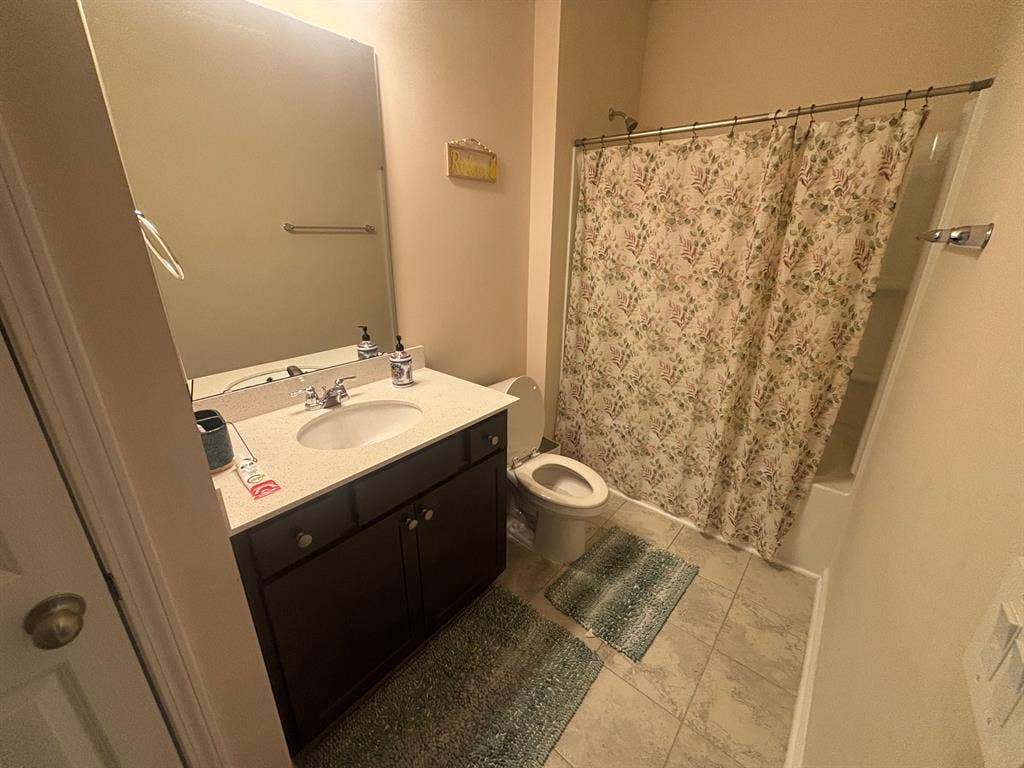 5 BR in Holly Springs