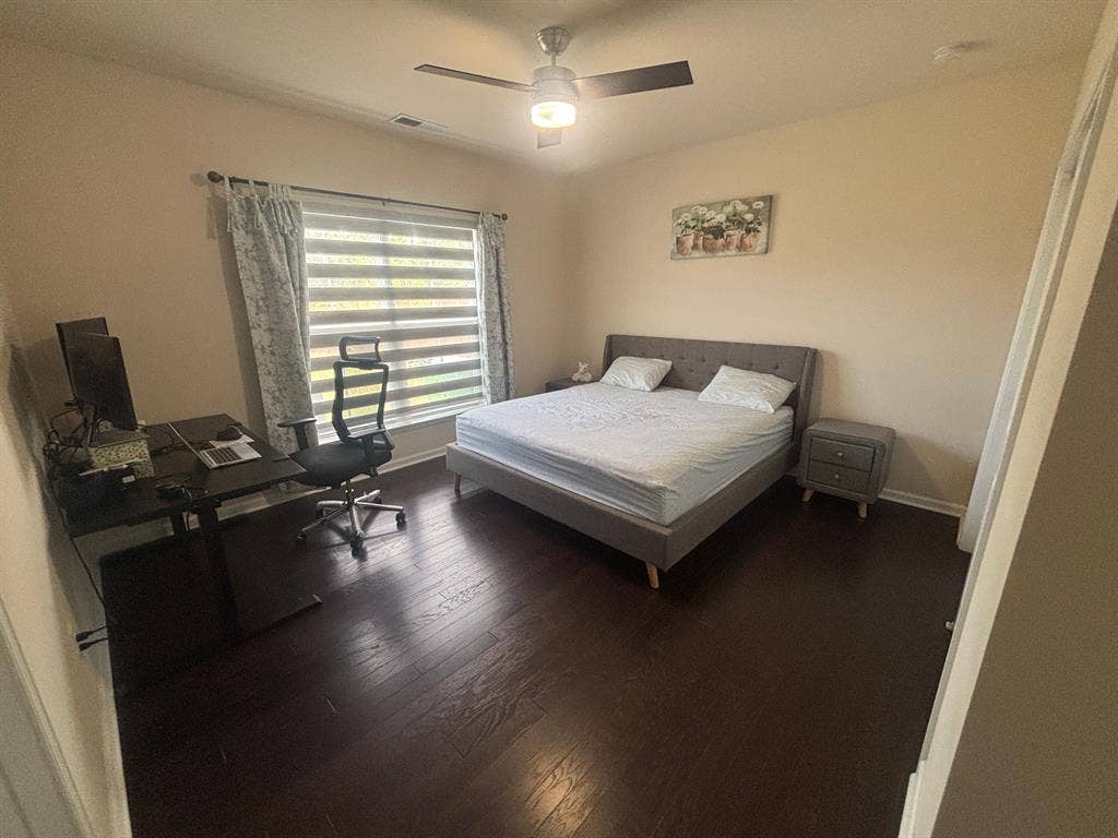 5 BR in Holly Springs