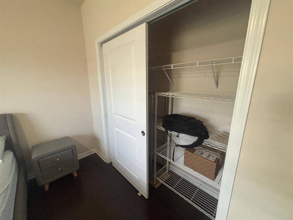 5 BR in Holly Springs