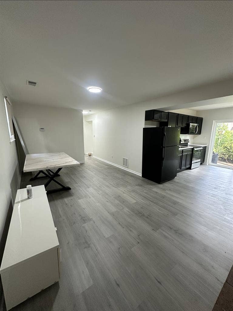 Basement Apt  Bathroom