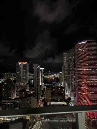 ROOM FOR FEMALE IN BRICKELL