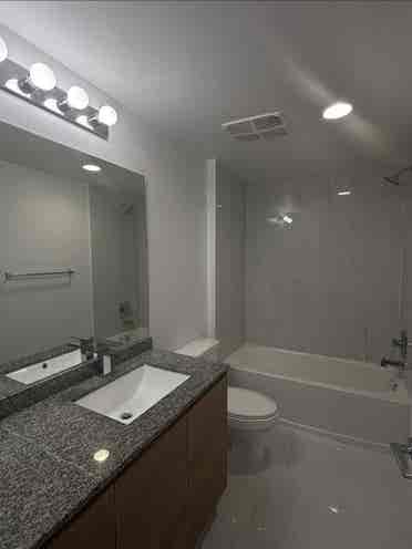ROOM FOR FEMALE IN BRICKELL