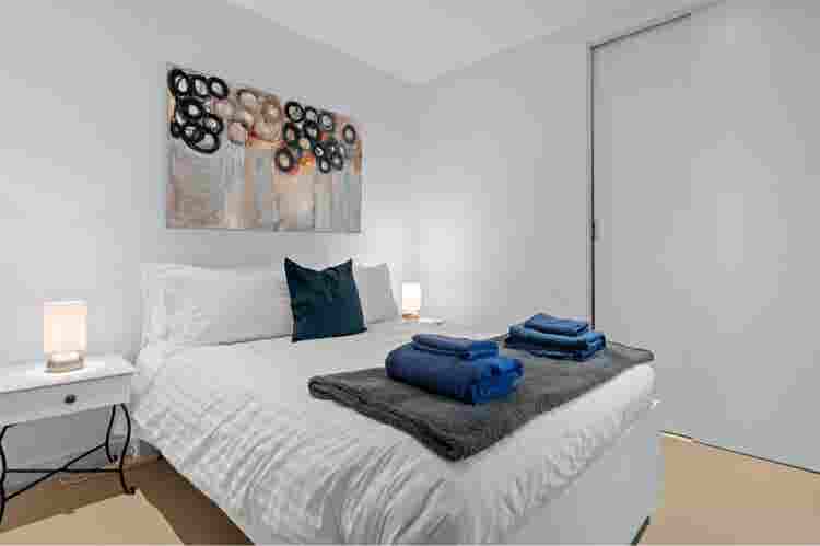 Apartment/Rooms for Rent Melb CBD!