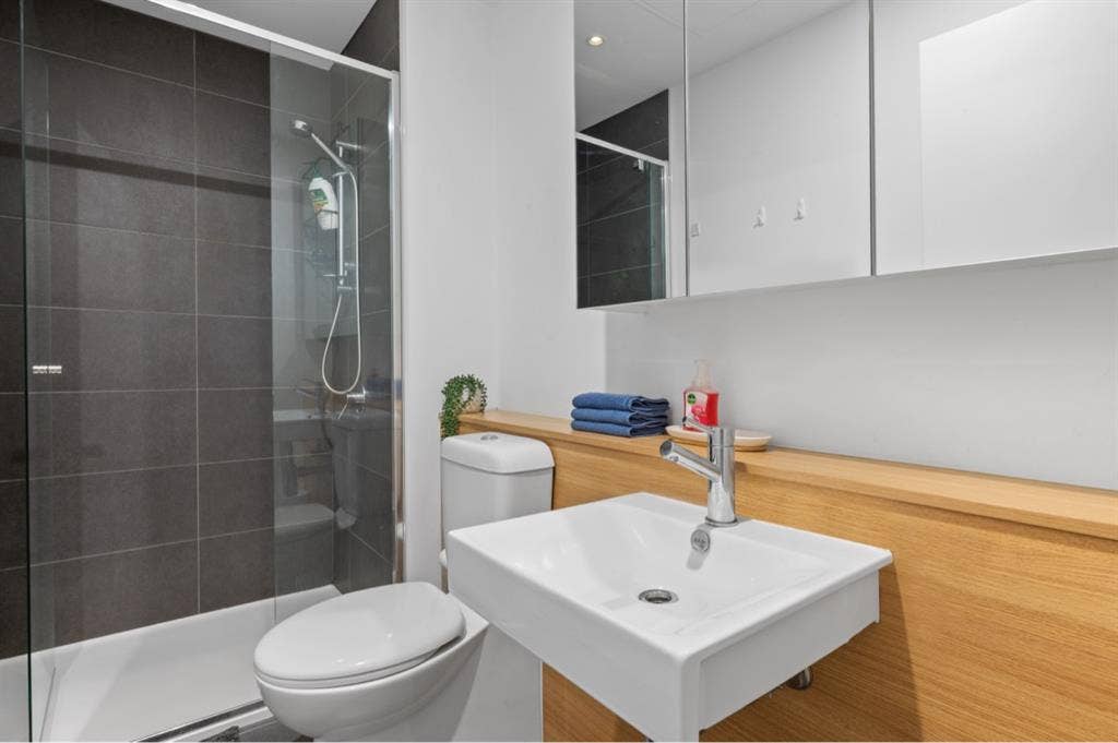 Apartment/Rooms for Rent Melb CBD!
