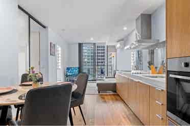 Apartment/Rooms for Rent Melb CBD!