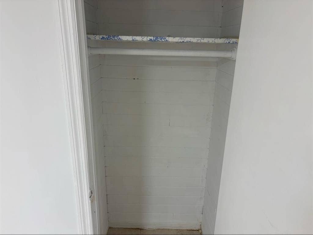1 bedroom apartment.