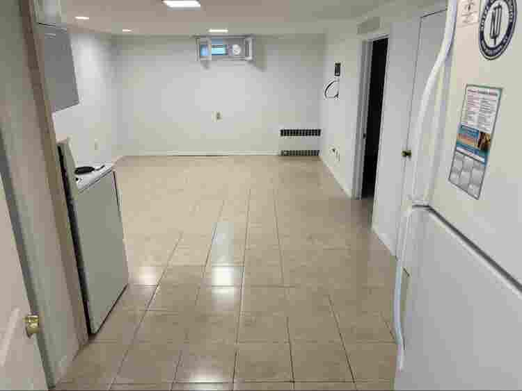 1 bedroom apartment.