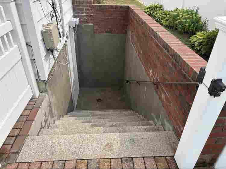 1 bedroom apartment.