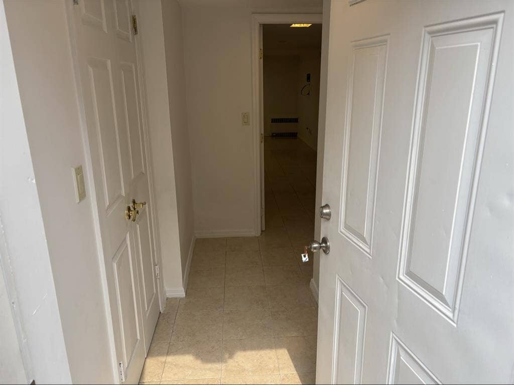 1 bedroom apartment.