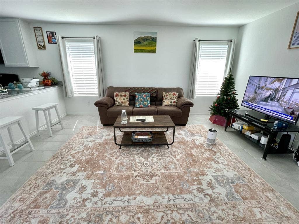 Private Master Suite–All Bills Paid