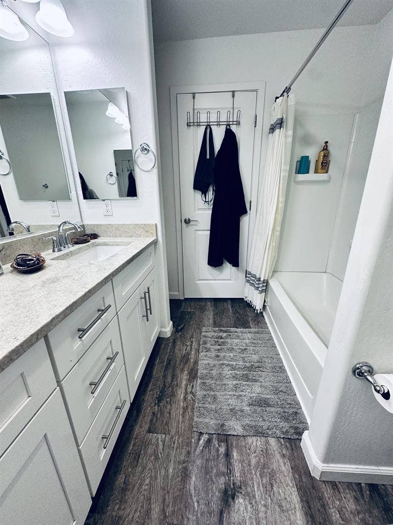 Private Master Suite (Ladies Only)