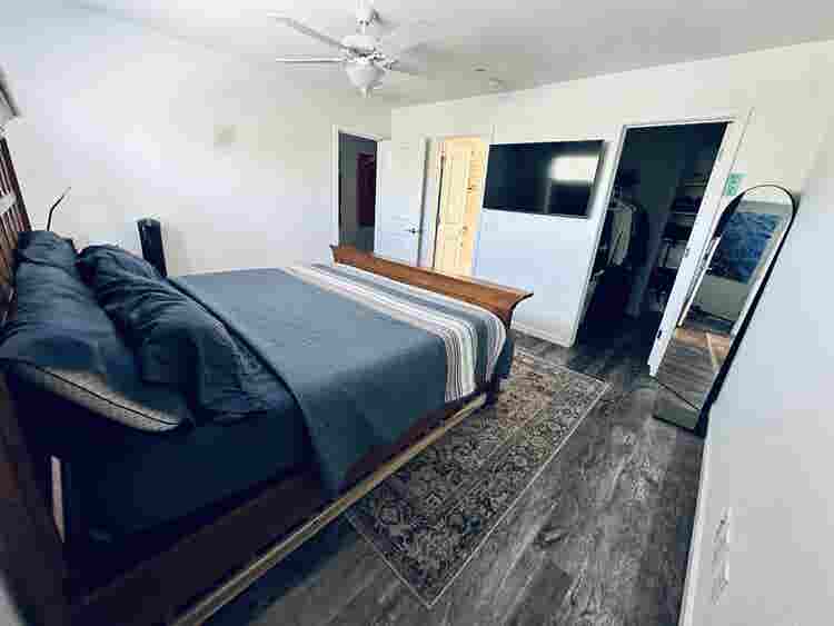 Private Master Suite (Ladies Only)