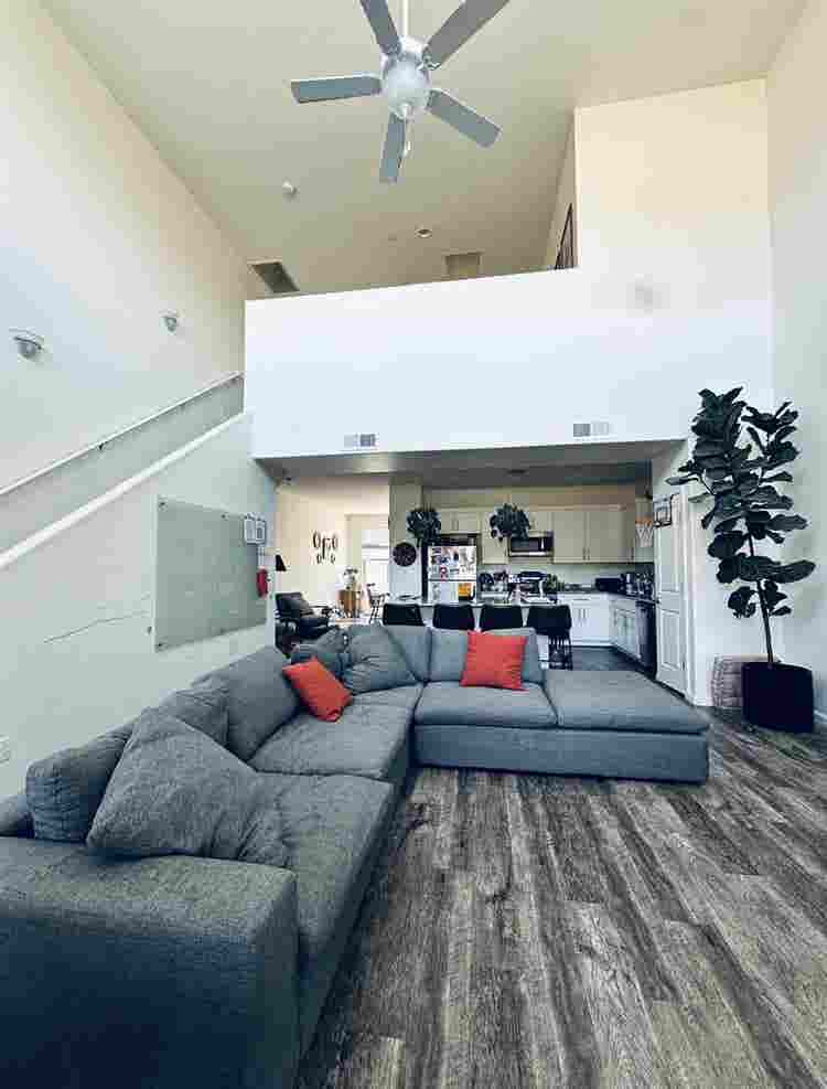 Private Master Suite (Ladies Only)
