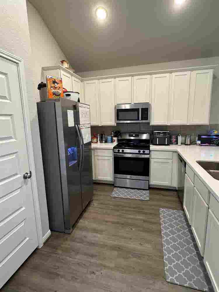 The house have 2 bathrooms  4 beds