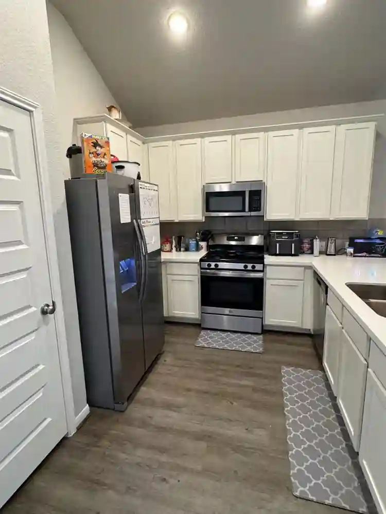 The house have 4 bathrooms 4 bed