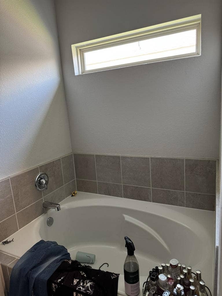 The house have 2 bathrooms 4 beds