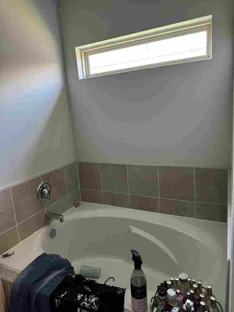 The house have 2 bathrooms  4 beds