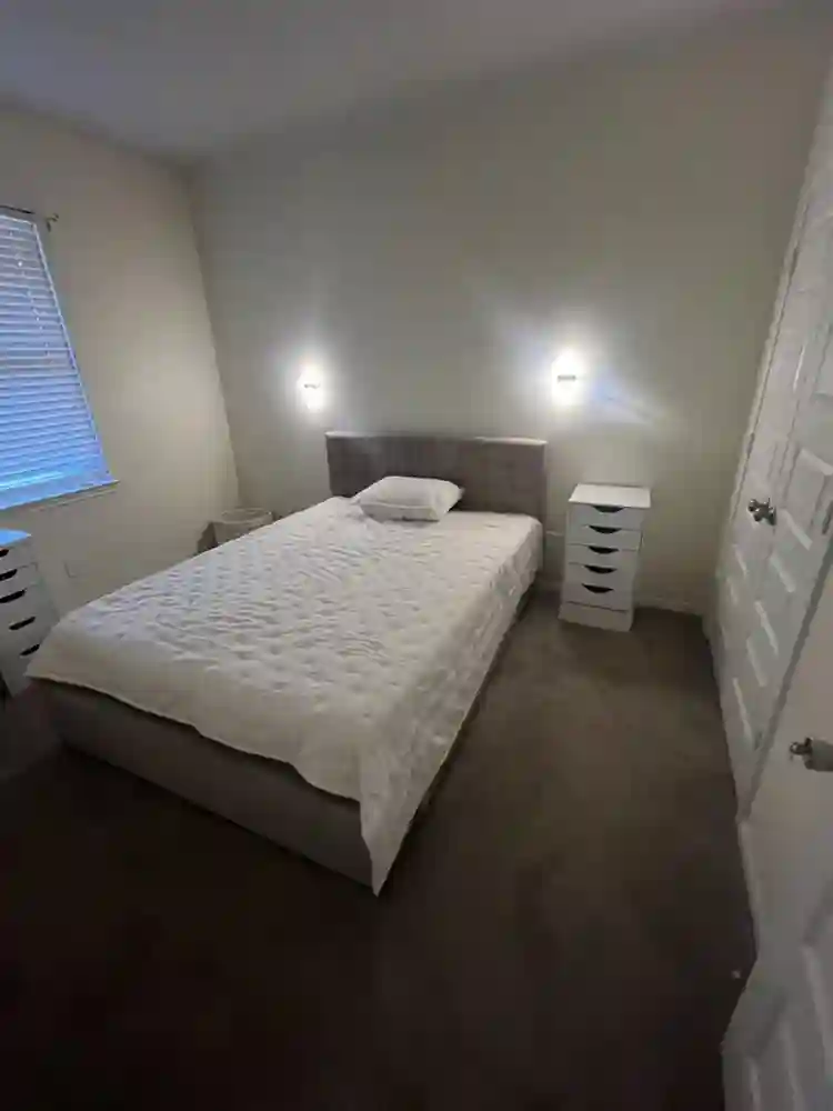 The house have 4 bathrooms 4 bed